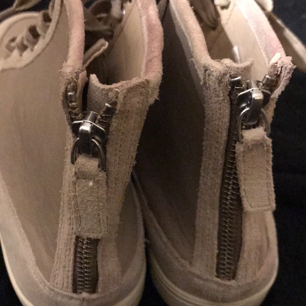 Boots - Picture 2 of 3